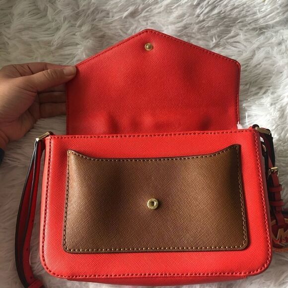 ‎MICHAEL Kors Greenwich Small Flap Crossbody Bag - Picture 2 of 8